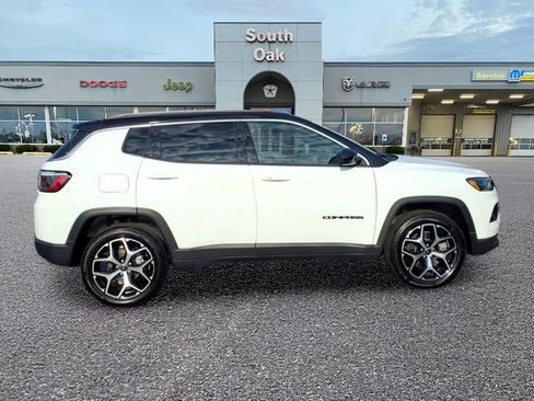 Certified 2025 Jeep Compass Limited AWD/4WD image 2