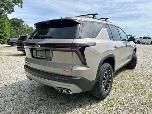 New 2026 Chevrolet Traverse Z71 w/ Driver Confidence Package AWD/4WD image 13
