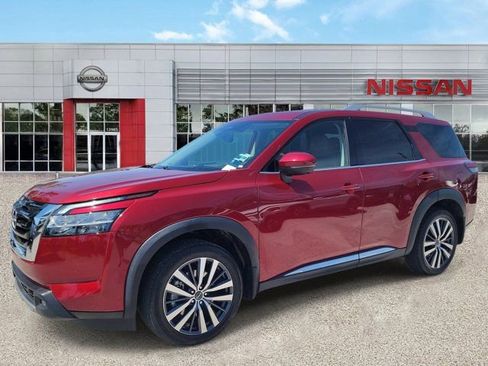 Certified 2022 Nissan Pathfinder Platinum w/ Cargo Package AWD/4WD image 9