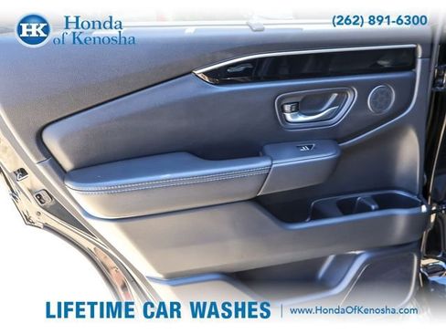 Certified 2025 Honda Pilot Touring image 24