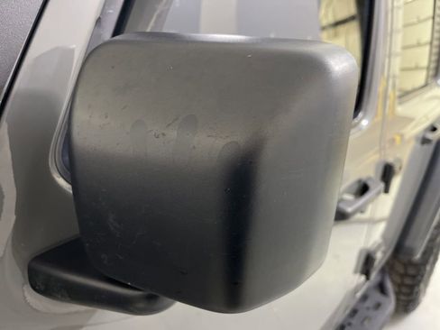 Used 2022 Jeep Wrangler Unlimited Rubicon w/ Cold Weather Group image 40