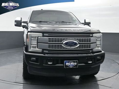 Used 2017 Ford F250 Platinum w/ Platinum Ultimate Package AWD/4WD image 2