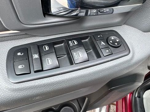 Used 2018 RAM 1500 Big Horn AWD/4WD image 9