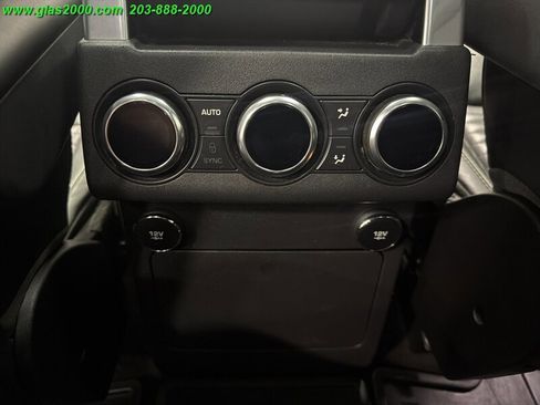 Used 2019 Land Rover Discovery HSE Luxury image 32
