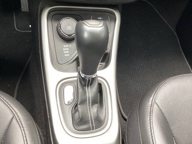 Used 2021 Jeep Compass Latitude AWD/4WD image 32