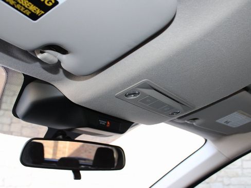 Used 2025 Nissan Kicks SV image 25