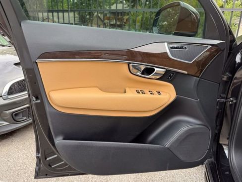 Used 2016 Volvo XC90 T6 Momentum w/ Momentum Plus Package image 19