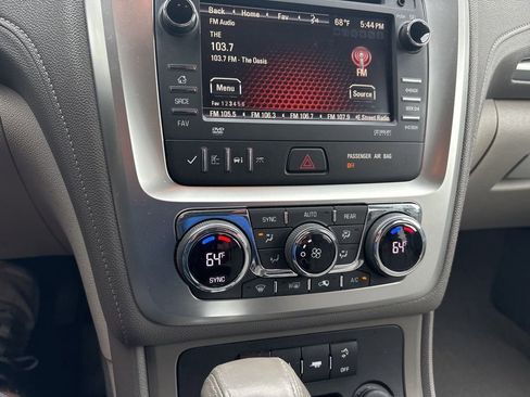 Used 2014 GMC Acadia SLE image 11