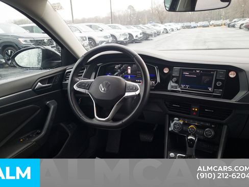 Used 2024 Volkswagen Jetta SE image 20