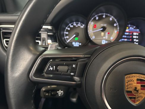 Used 2023 Porsche Macan S AWD/4WD image 40