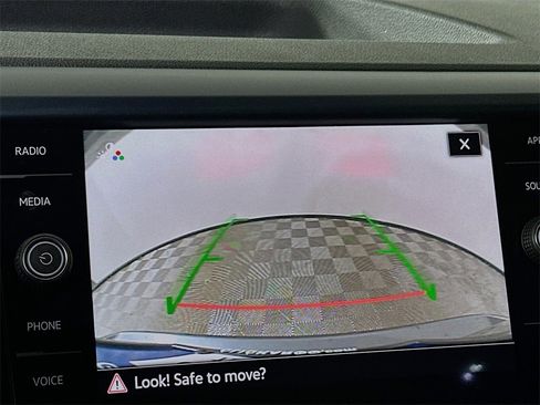 Used 2023 Volkswagen Taos SE w/ Panoramic Sunroof Package image 22