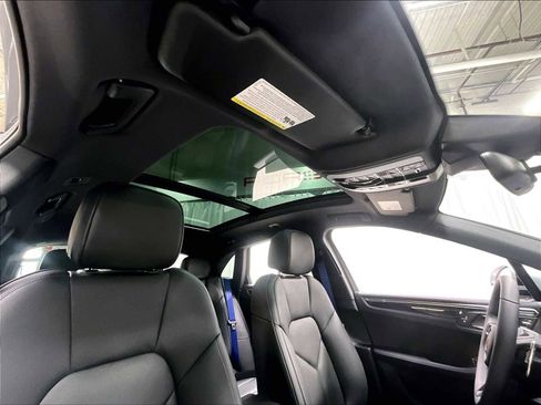 New 2026 Porsche Macan image 26