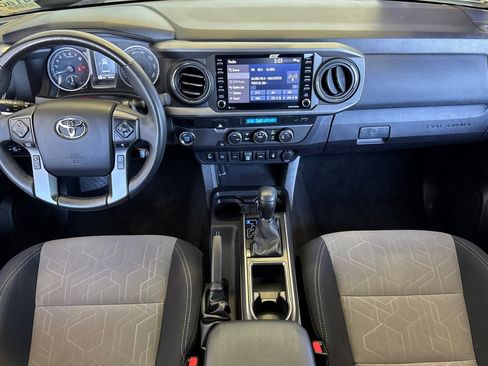 Used 2021 Toyota Tacoma TRD Off-Road image 13