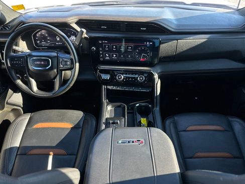 Used 2024 GMC Sierra 2500 AT4 w/ AT4 Preferred Package image 3