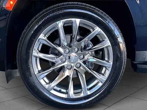 Used 2023 Cadillac Escalade ESV Premium Luxury image 11