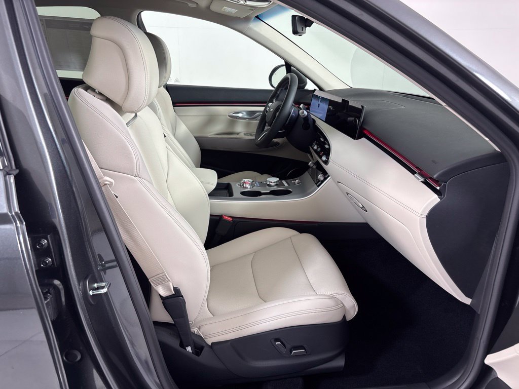 New 2027 Genesis GV70 2.5T Select AWD/4WD image 12