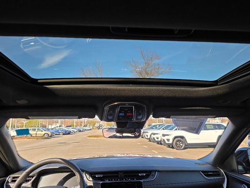 New 2025 Jeep Grand Cherokee Altitude image 14