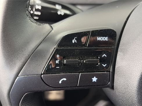 Certified 2025 Hyundai Elantra Sport FWD image 31