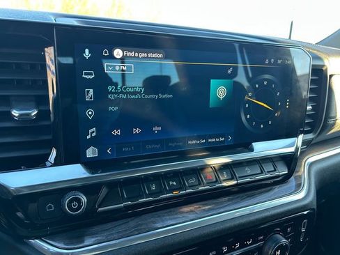 Used 2025 Chevrolet Silverado 2500 LTZ w/ LTZ Premium Package image 27