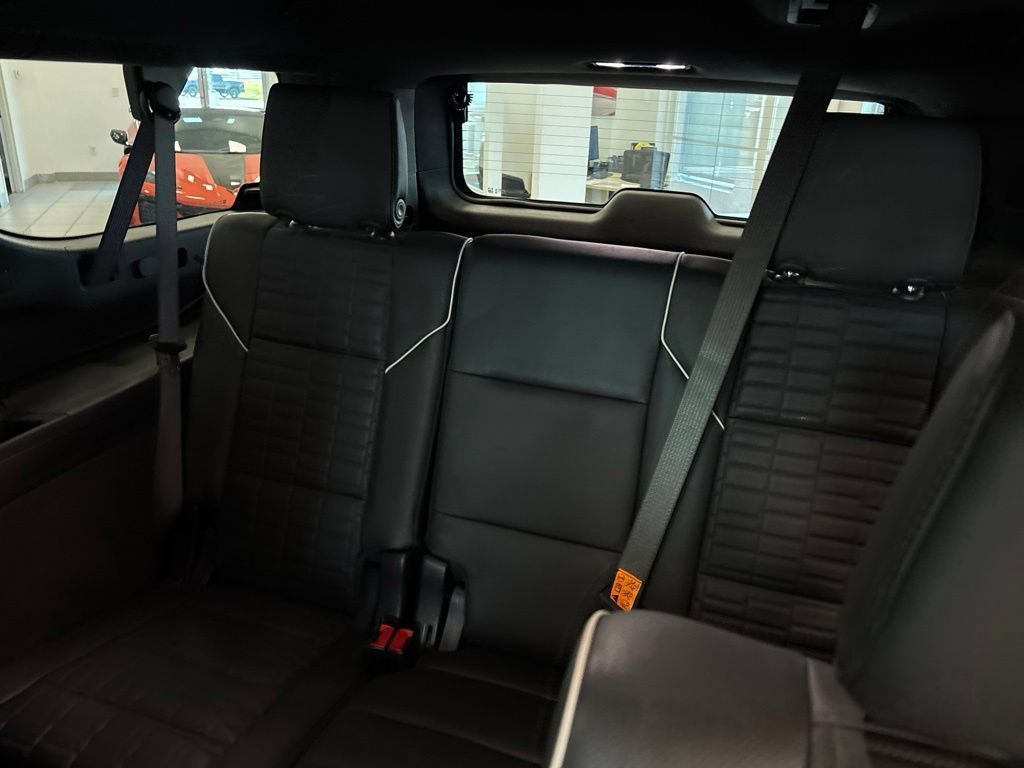 Used 2024 Cadillac Escalade ESV V AWD/4WD image 38