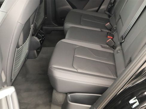 New 2025 Audi Q3 2.0T Premium image 28