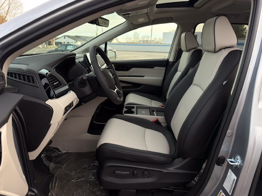 Certified 2026 Honda Odyssey Elite image 18