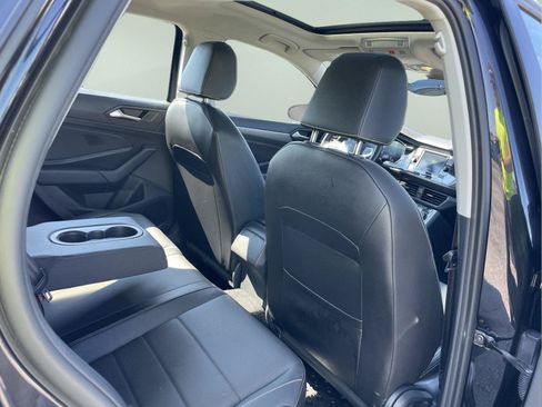 Used 2023 Volkswagen Jetta SE w/ Panoramic Sunroof Package FWD image 17