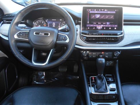 Certified 2022 Jeep Compass Latitude image 4