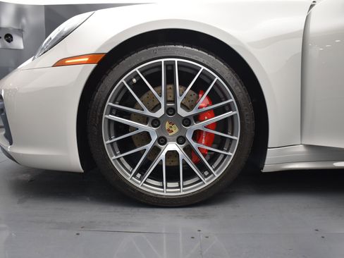 Used 2023 Porsche 911 Carrera S image 5