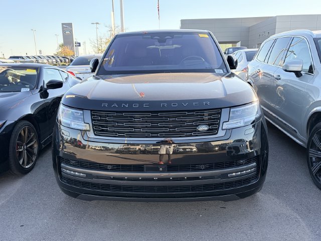 Used 2023 Land Rover Range Rover Long Wheelbase SE AWD/4WD image 2
