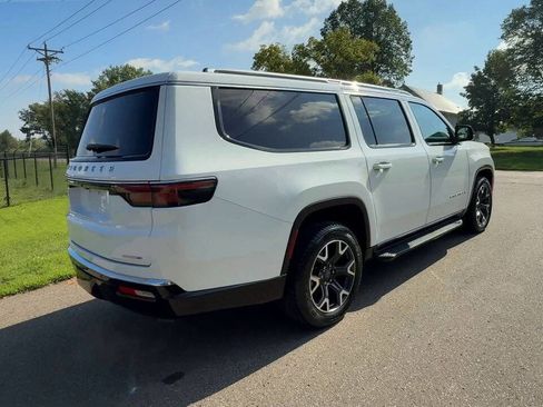 Used 2024 Jeep Wagoneer L Series III w/ Flexible Seating Group image 5