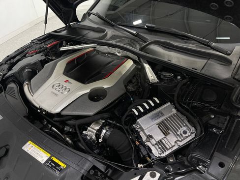Used 2019 Audi RS 5 w/ Black Optic Carbon Package AWD/4WD image 28