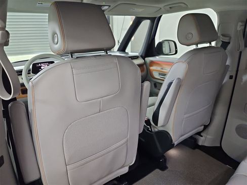 Certified 2025 Volkswagen ID. Buzz 1st Edition image 18