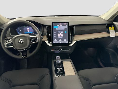 New 2025 Volvo XC90 B6 Core w/ Climate Package image 19