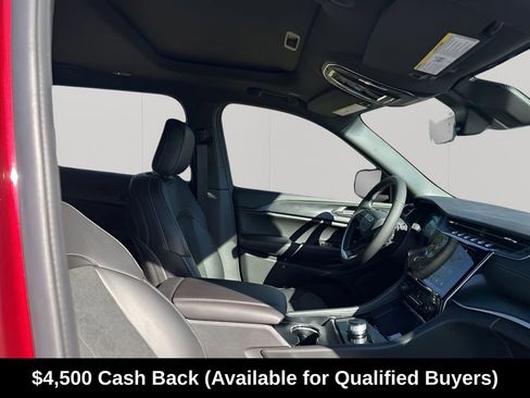 New 2025 Jeep Grand Cherokee L Altitude RWD image 17