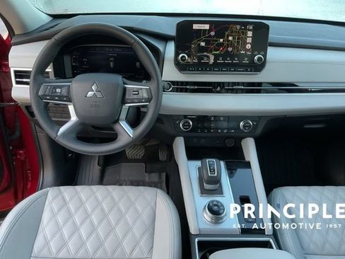 Used 2023 Mitsubishi Outlander SEL FWD image 14