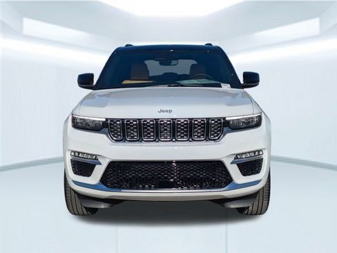 New 2025 Jeep Grand Cherokee Summit image 10