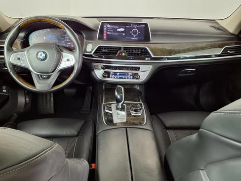 Used 2022 BMW 740i w/ Premium Package RWD image 14