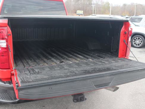 Used 2025 Chevrolet Silverado 2500 Custom w/ Custom Value Package image 16