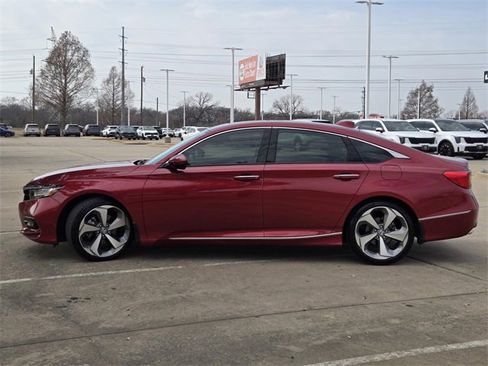 Used 2018 Honda Accord Touring image 3