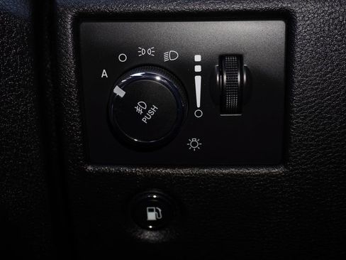 Used 2017 Jeep Grand Cherokee Limited image 14