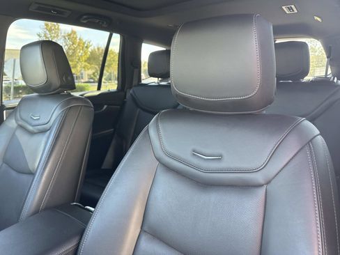 Used 2025 Cadillac XT6 Premium Luxury image 24