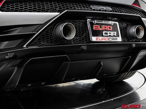 Used 2023 Lamborghini Huracan EVO image 20