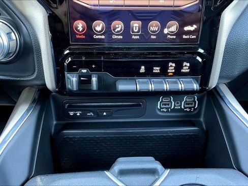 Used 2019 RAM 1500 Laramie w/ Sport Appearance Package AWD/4WD image 15