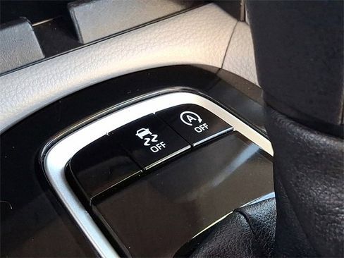 Certified 2025 Toyota Corolla Cross LE image 23