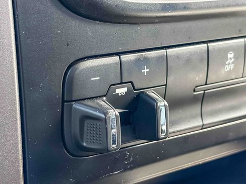 Used 2022 RAM 1500 Classic SLT w/ Electronics Group image 26