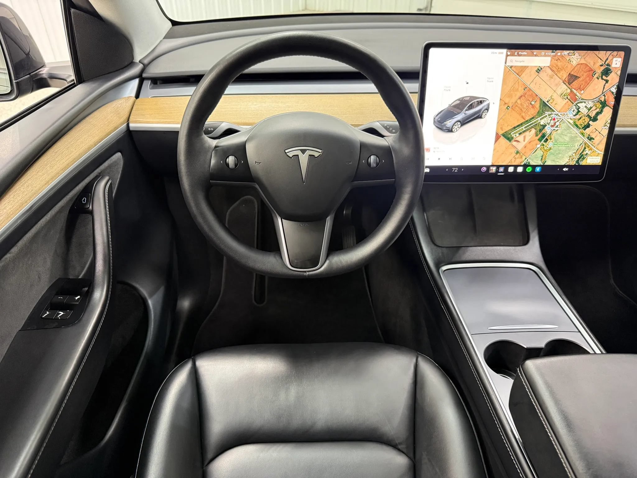 Used 2024 Tesla Model Y Long Range AWD/4WD image 18