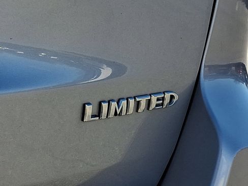 Used 2014 Jeep Grand Cherokee Limited image 32