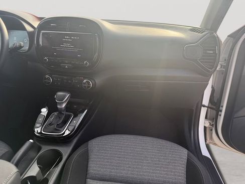 Used 2024 Kia Soul EX image 10