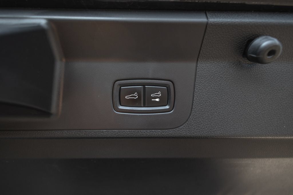 Used 2023 Porsche Panamera 4 Platinum Edition AWD/4WD image 30